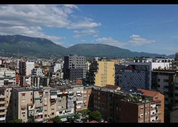 Peace And Luxury Apartment, In Center, New Bazaar1 地拉那