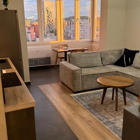 Daire Peace And Luxury Apartment, In Center, New Bazaar1 Tiran