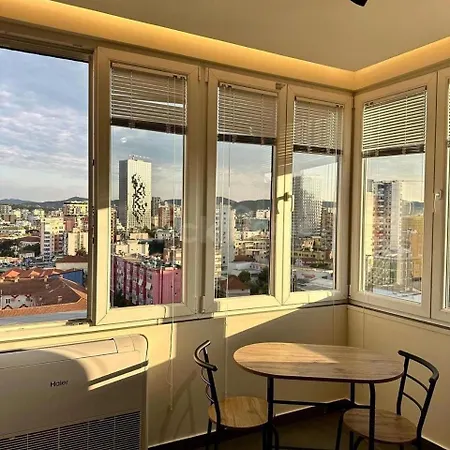 Daire Peace And Luxury Apartment, In Center, New Bazaar1 Tiran