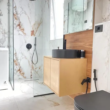 Daire Peace And Luxury Apartment, In Center, New Bazaar1 Tiran