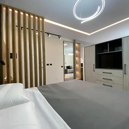 Peace And Luxury Apartment, In Center, New Bazaar1 Daire Tiran